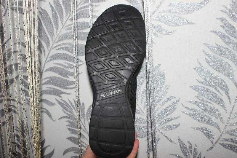 Skechers кросівки 27.3 см устілка