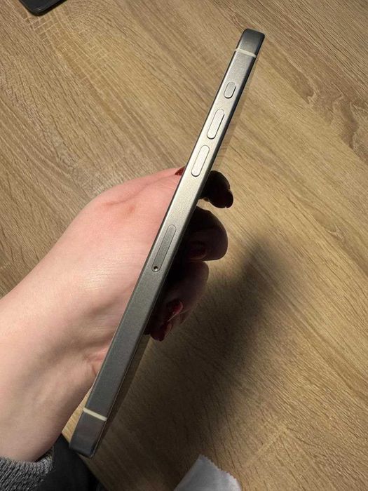 Apple iPhone 15 Pro Max 256 GB Natural Titanium (Б/У але "як новий")