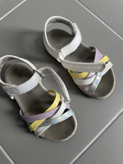 Sandalias menina colorida