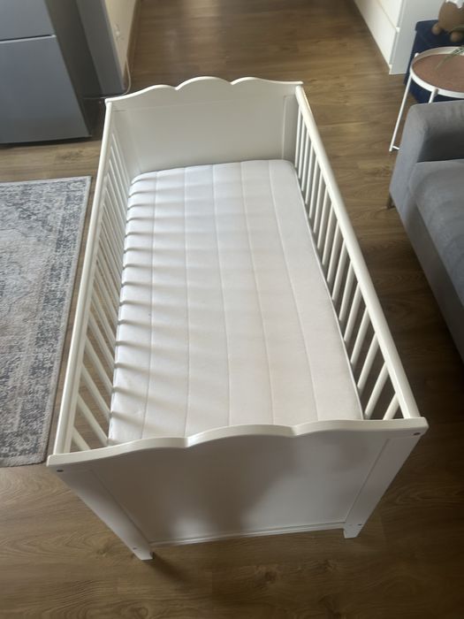 Łóżeczko ikea z materacem