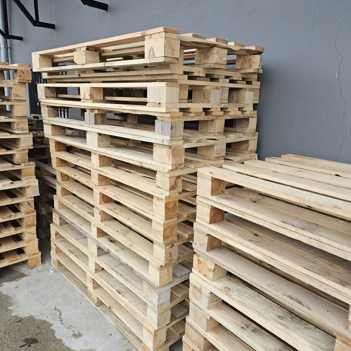 Paleta o wymiarach 152×80 cm,