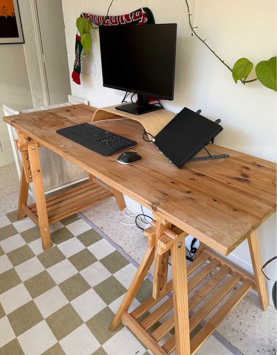 Secretária IKEA FINNVARD 150 × 75 cm – 120€