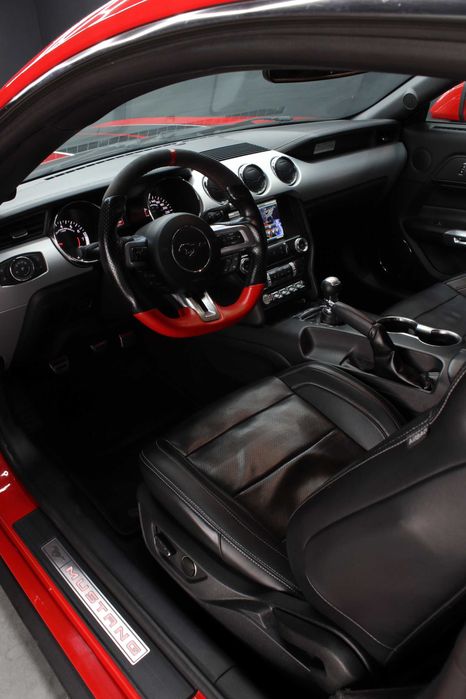 Ford Mustang 2.3i EcoBoost Pack Performance 317 CV (419€/Mês) - 120 Meses