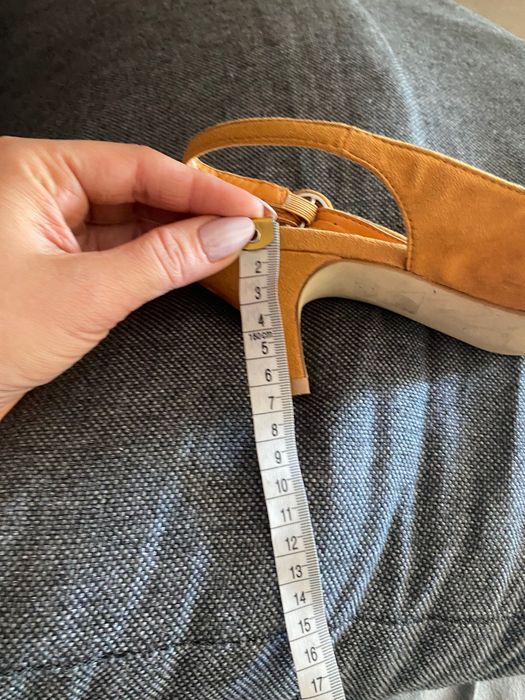 Buty z czubem, śliczny kolor