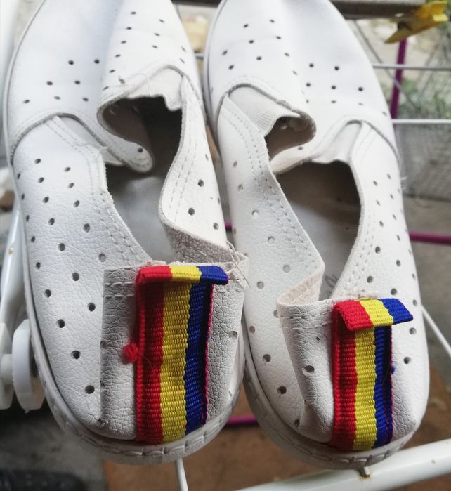 Tenisówki damskie firmy Bona, 37
