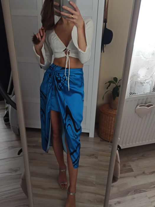 Spódnica damska asymetryczna mini wiązana niebieska s ala satyna