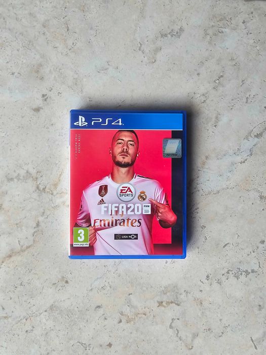 PS4 Slim 500GB + 2 Comandos + 6 Jogos