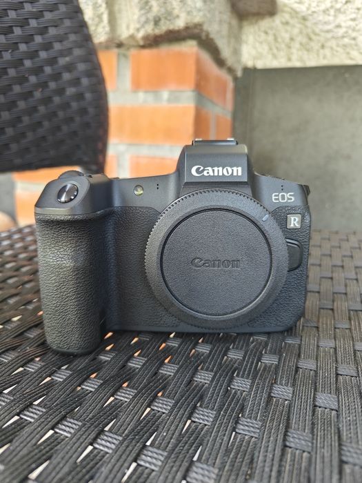 Máquina Canon EOS R