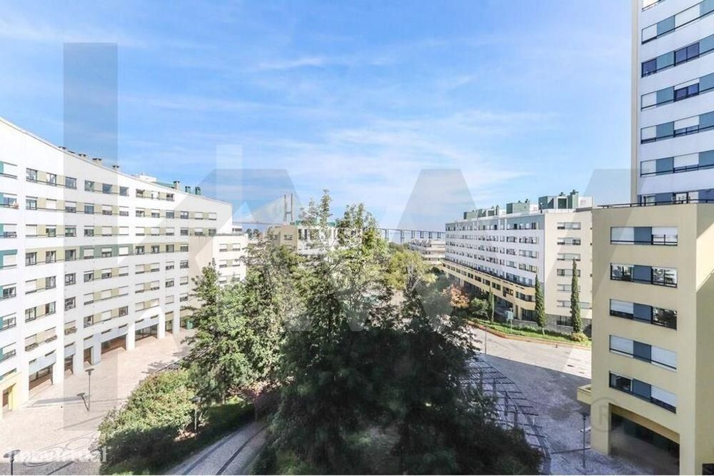 Apartamento T2+1 mobilado para arrendamento no Parque das Nações, com