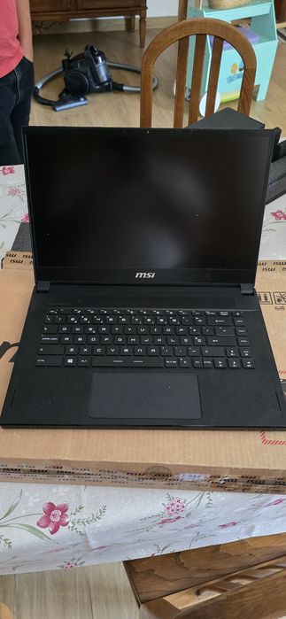 Portátil GS66 Stealth 10SGS