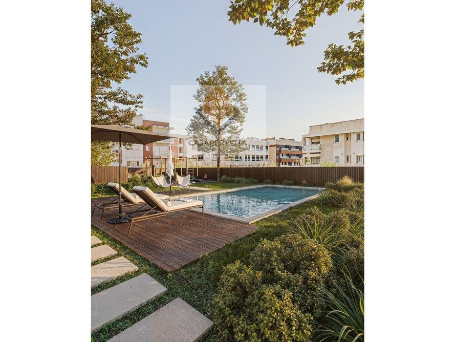 Apartamento T3 com Terraço em Condomínio Fechado com Piscina - Mada...