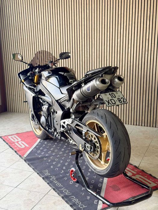 Yamaha R1 RN22 2010