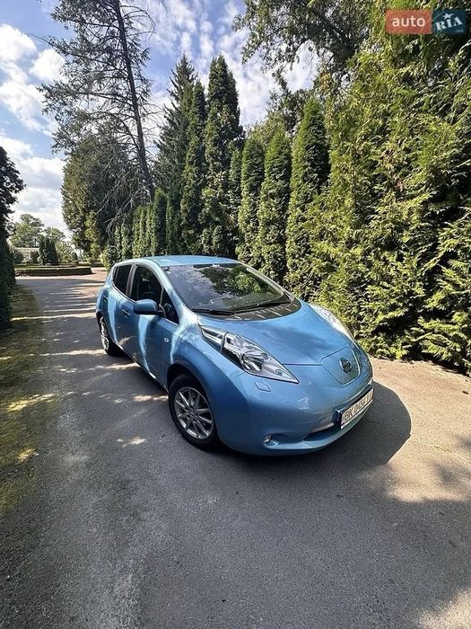 Продам електромобіль Nissan leaf
