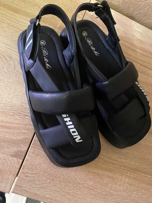 Босоніжки 36 розміру