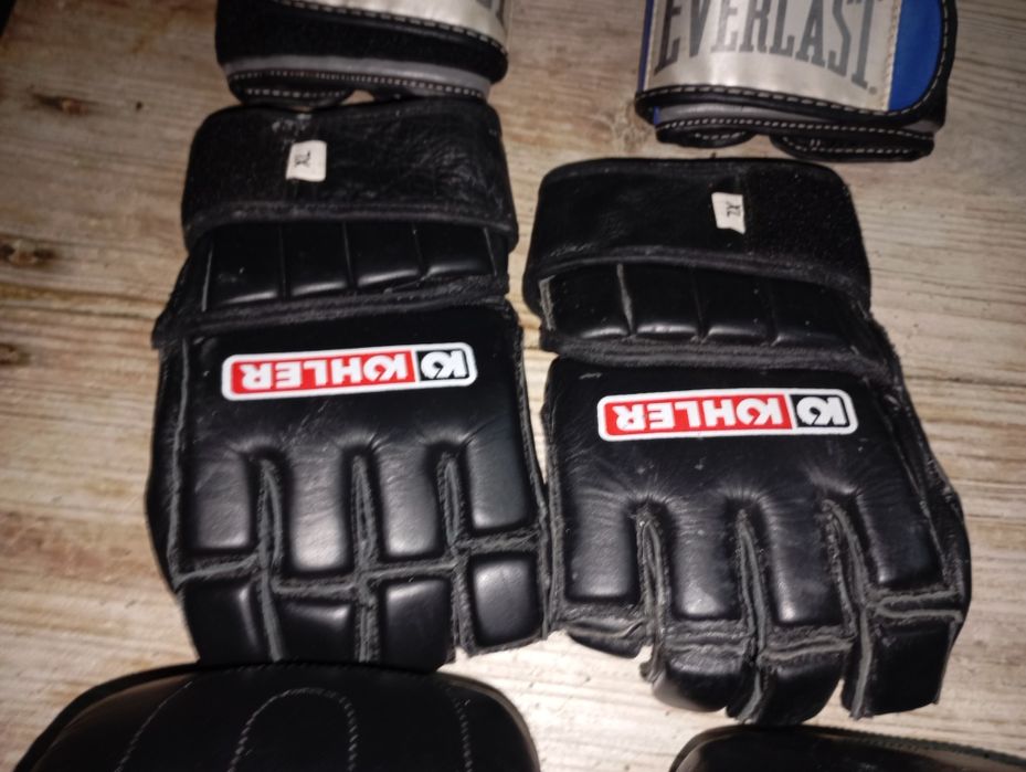 Luvas de boxe, vários modelos