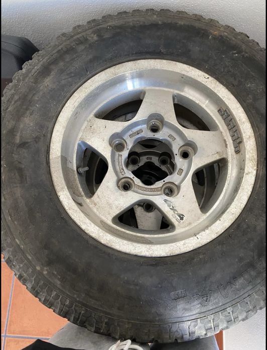 Pneus furacão de 5 furos para 4x4