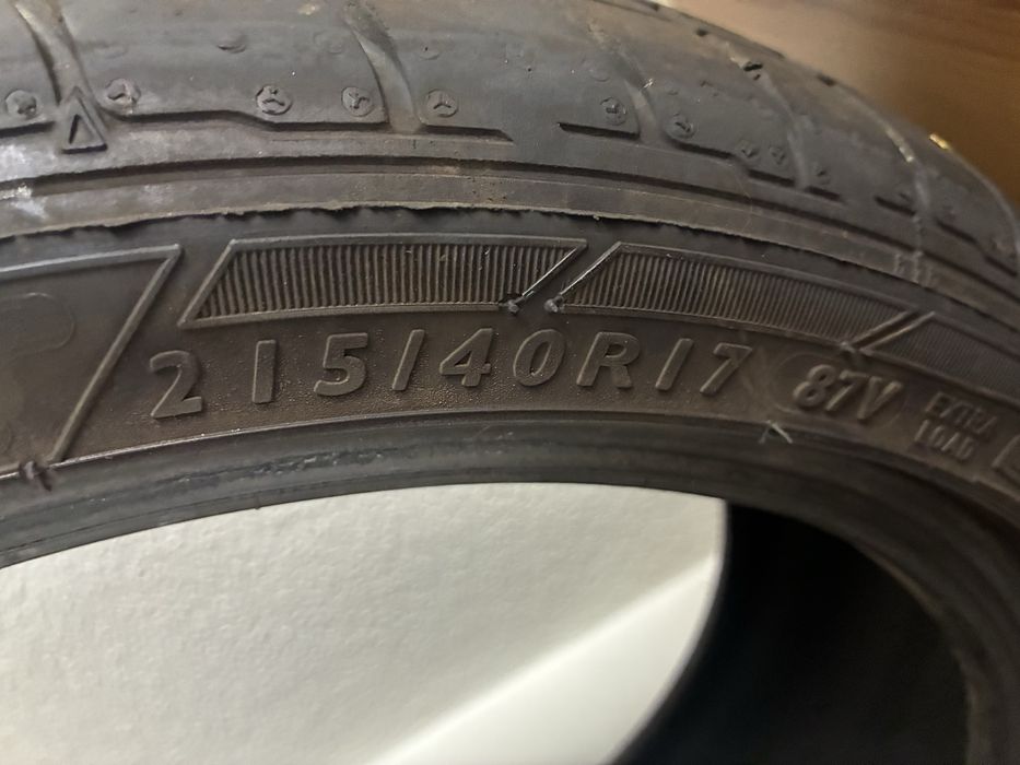Pneu Dunlop Sport Maxx – 215/40 R17 87V – bom estado