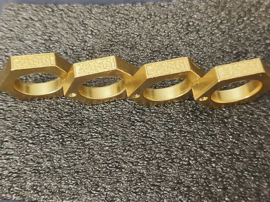 Anéis fidjet interligados em aço inoxidável para  ansiedade.