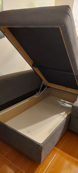 Sofá cama com arrumação