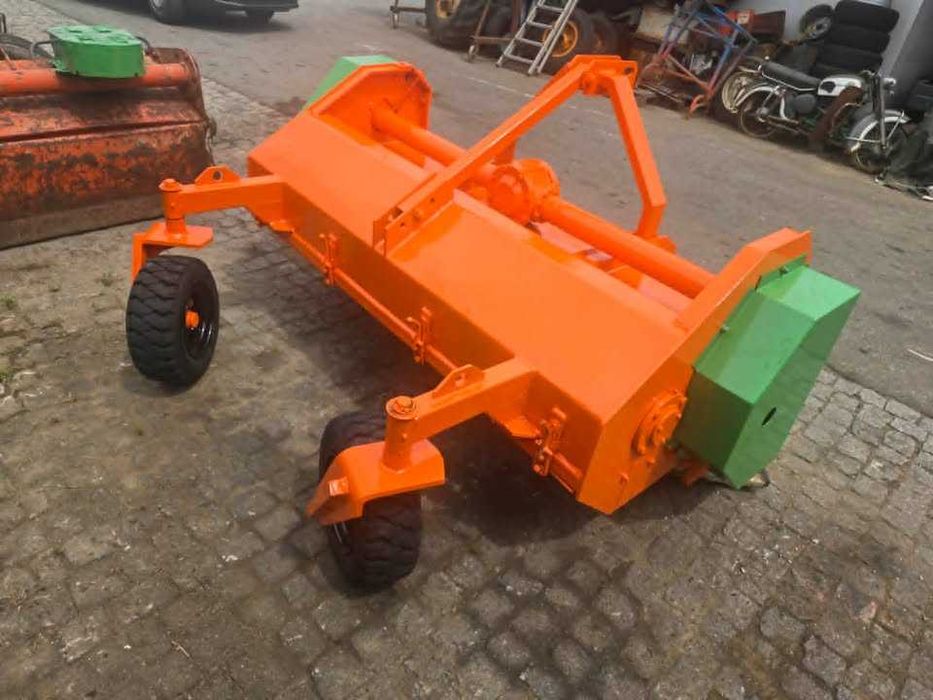 Trituradora de martelos auto alimentador , Milá MOD-MV180 - usada