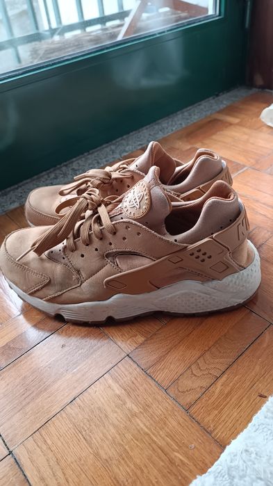 Sapatilhas castanhas Nike Huarache