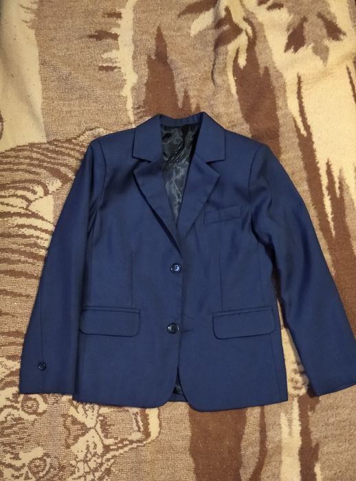 Продам пиджак на мальчика