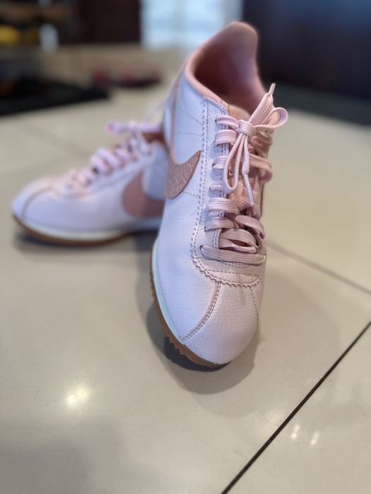 Unikatowe NIKE Cortez