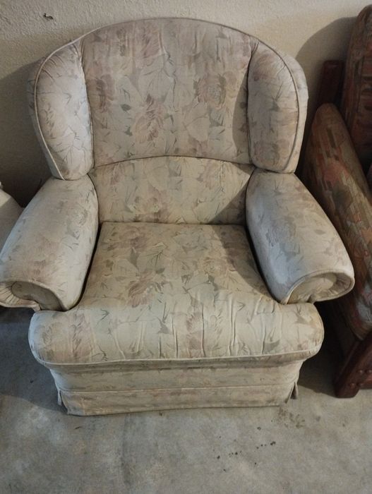 Conjunto sofas bom estado