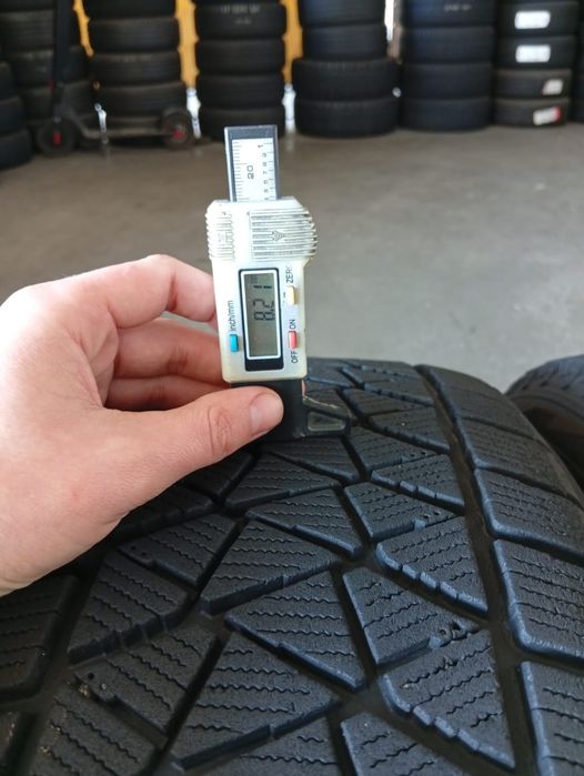 Bridgestone Blizzak DM-V2 R18 225/60 100S зимові шини 24рік комплект Японія виробник 8мм