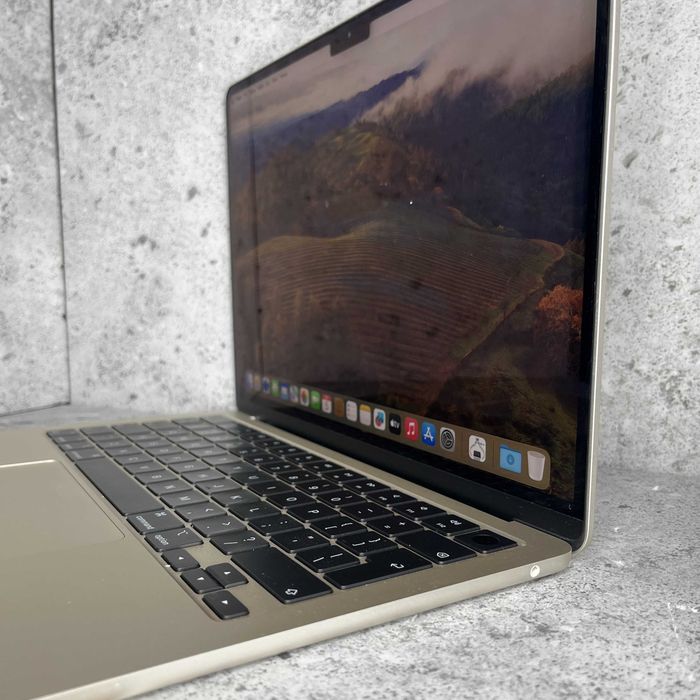 Laptop MacBook Air M2 13.6Inch 8/256GB  | Używany | 100% Baterii |