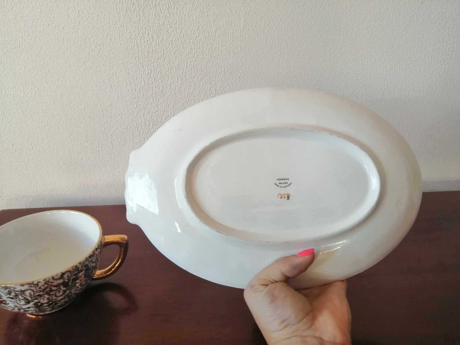Chavena com prato ornamentador por flores e dourado Pereiras Valado