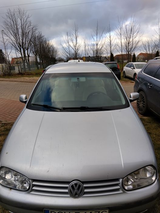 Volkswagen Golf 4  1.6 benzyna