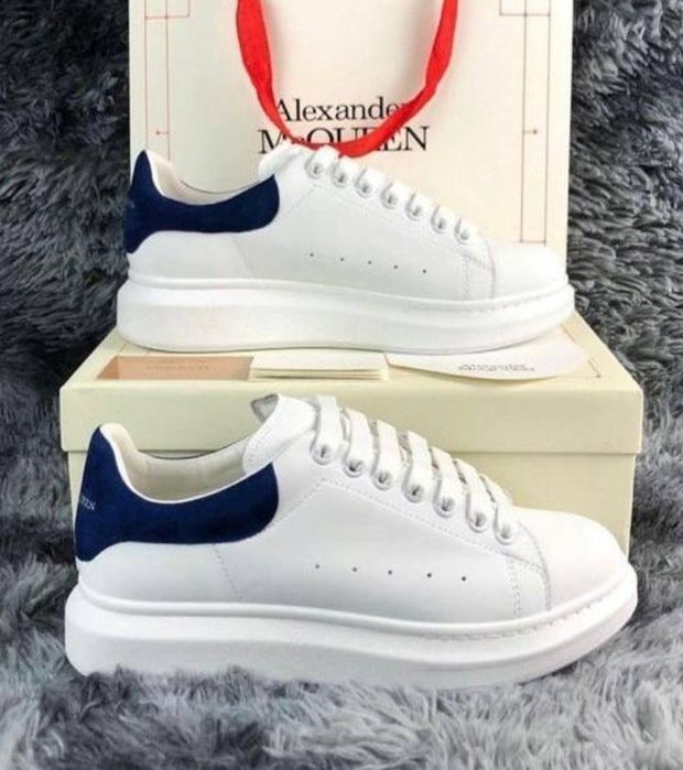 Alexander McQUEEN vários modelos e tamanhos