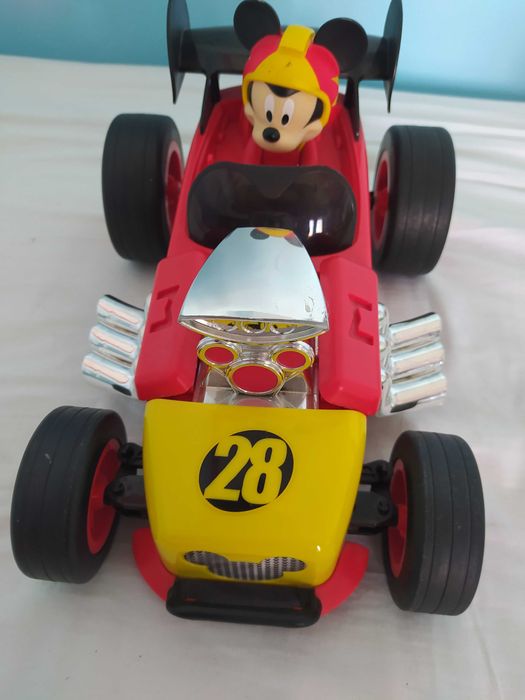 Carro Telecomandado Mickey Roadsters Racing League