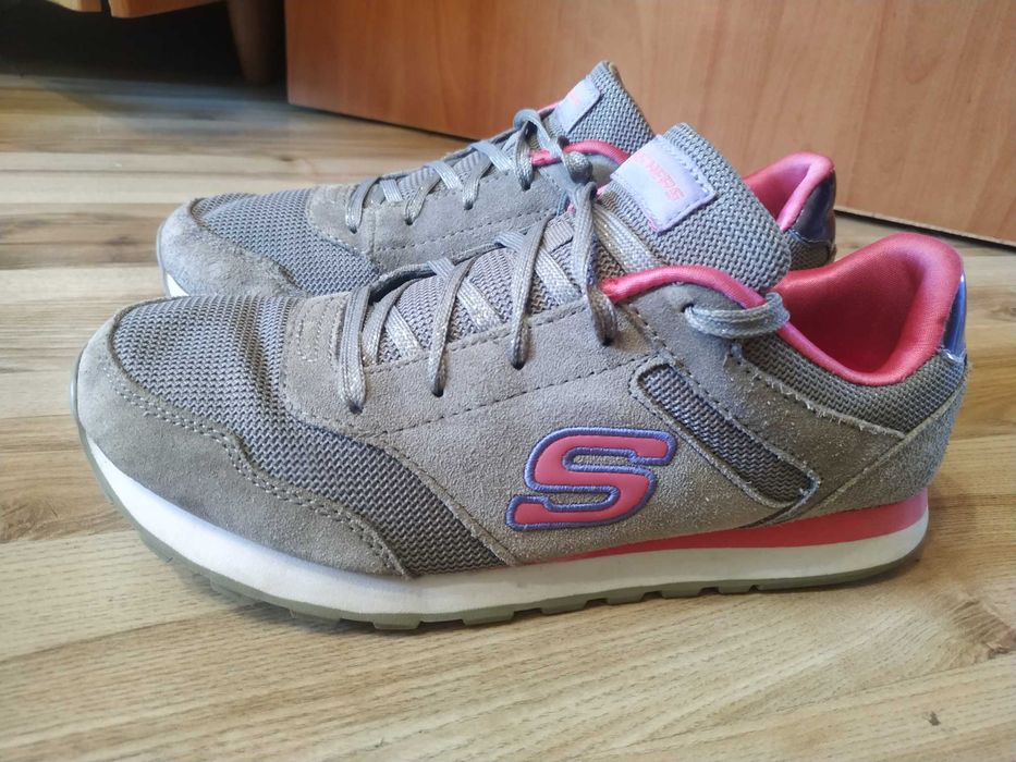 Кроссовки женские skechers размер 39-40.