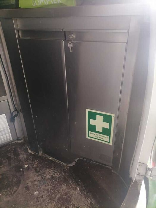 Food Truck completo com modelo muito atrativo para festa e eventos