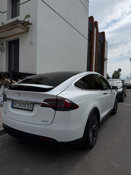 Tesla Model X 2017 VIN 5YJXCBE22HF050407 фото оголошення 5 з 13