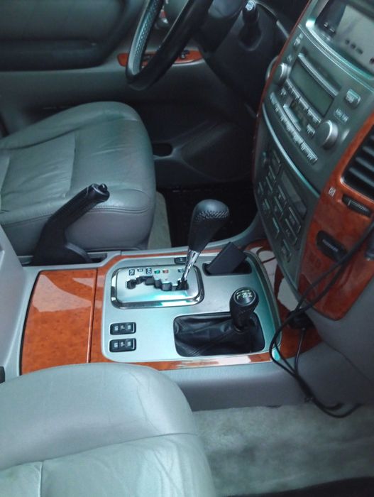 Toyota Land Cruiser 100