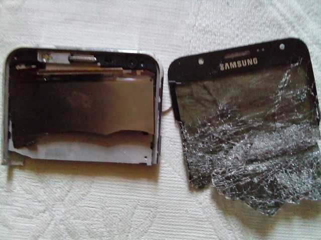 На продаж смартфон Samsung частина корпусу мікросхеми