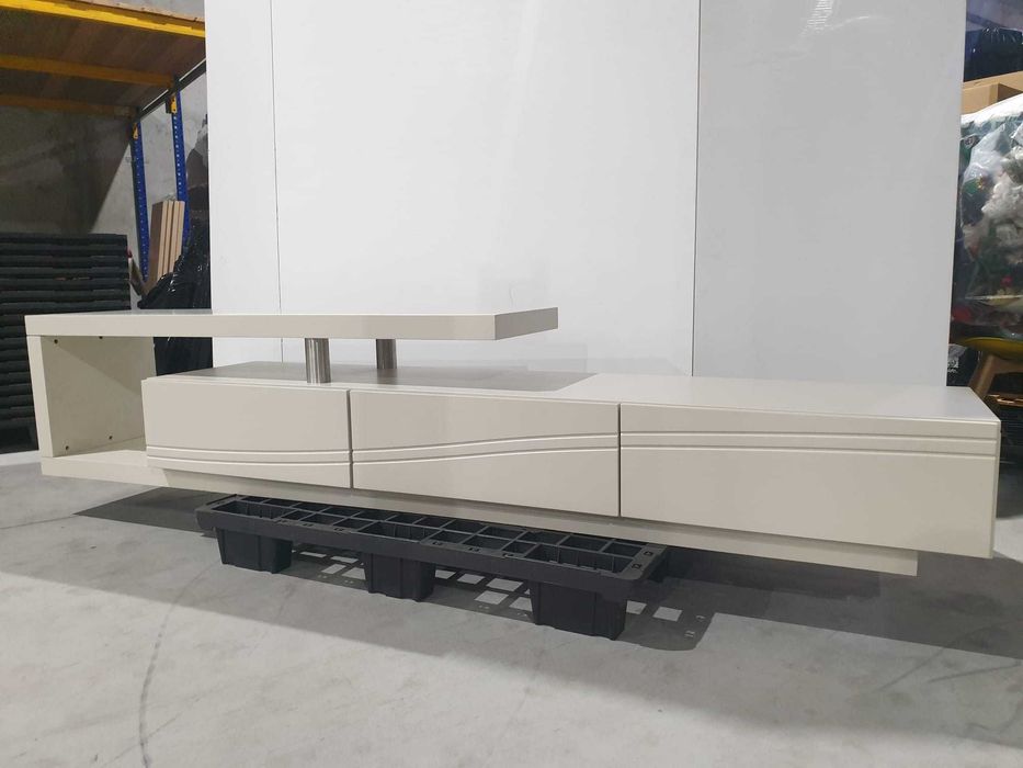 Movel Televisão Lacado