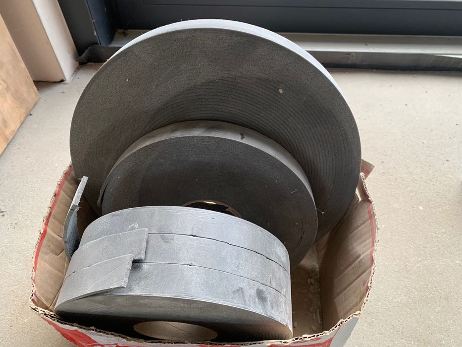 Taśmy piankowe (akustyczne) i taśma narożna z wkładką aluminiową
