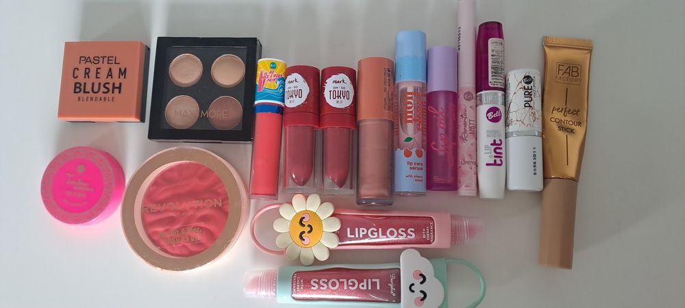Kosmetyki Bell, Revolution, Avon, Max and More