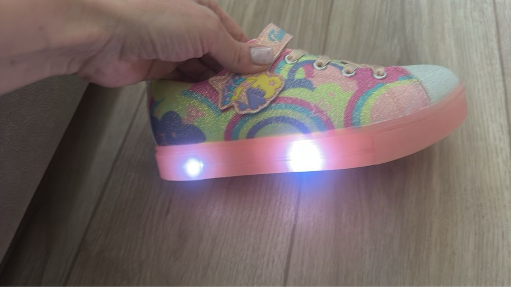 Skechers стильнячі сяючі кеди  33/5 і 35р Оригінал