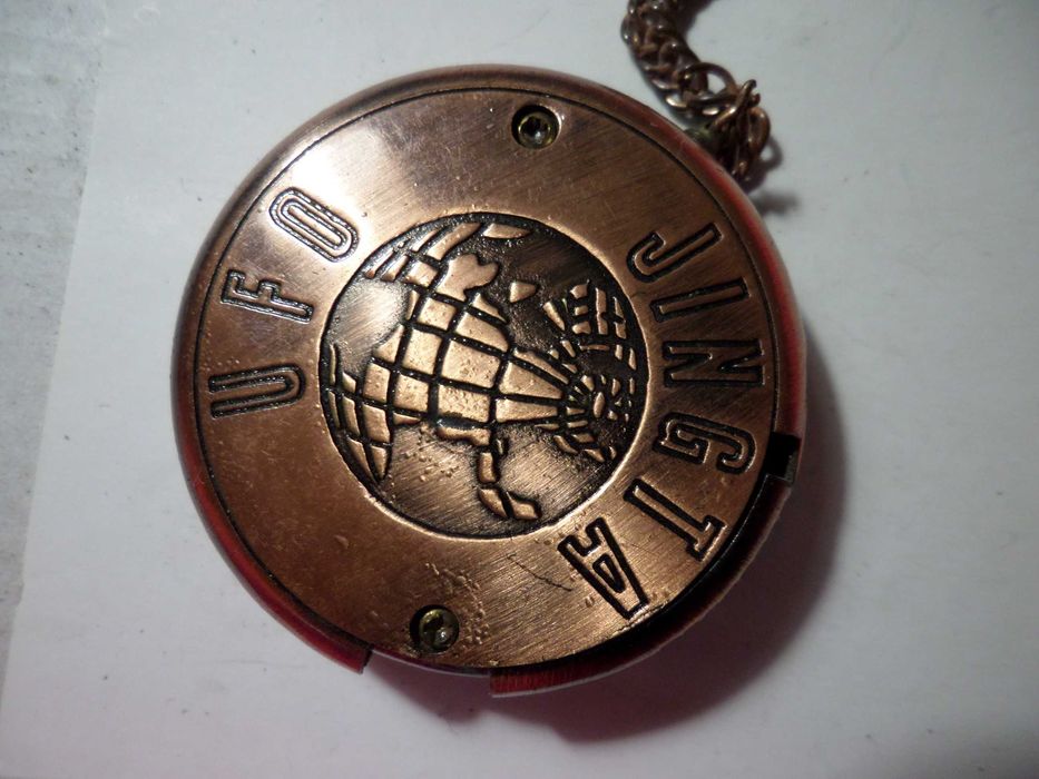 Isqueiro antigo Jingta Ufo