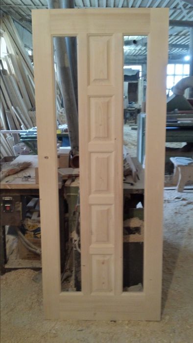 Двері із масиву. Виготовлення дверей із дерева під замовлення. Двері