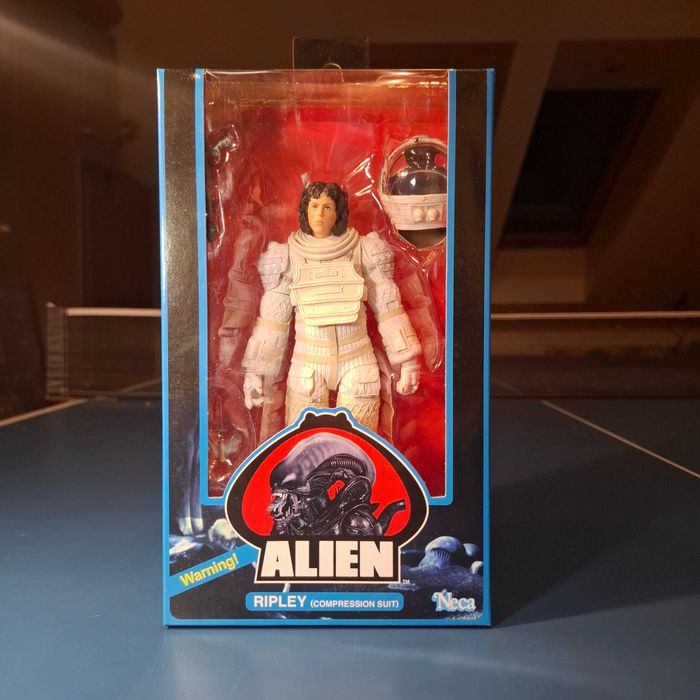 Figurka NECA Alien Ripley Compression Suit 7'' autentyczna z USA