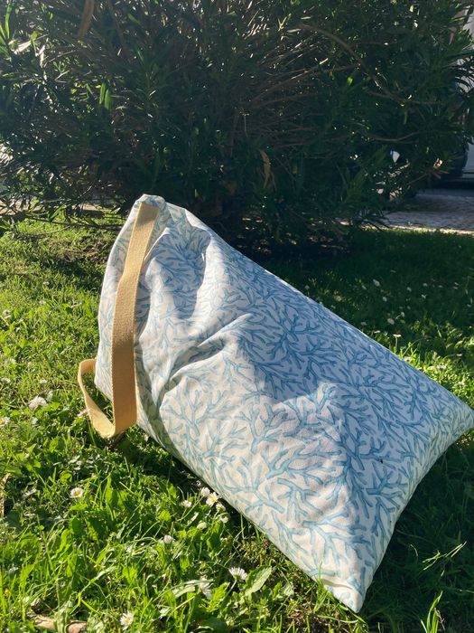 Almofada/Puff para a praia, piscina ou jardim. Nova