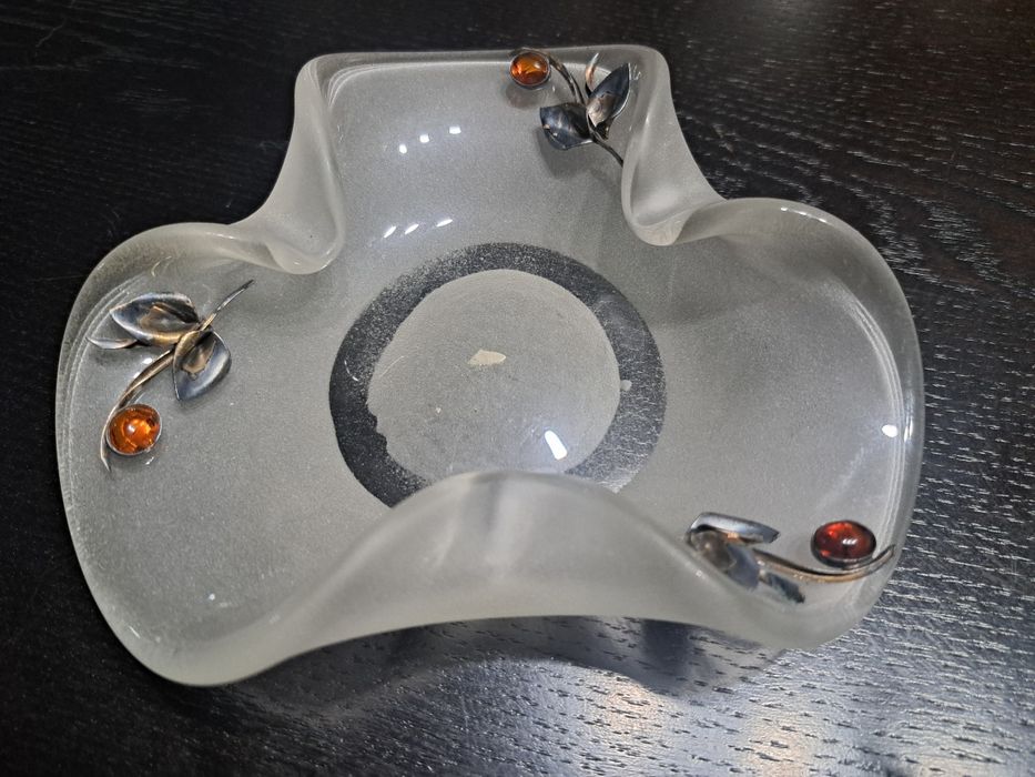 Popielnica z mlecznego szkła