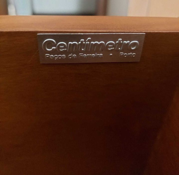 Cómoda maciça cerejeira