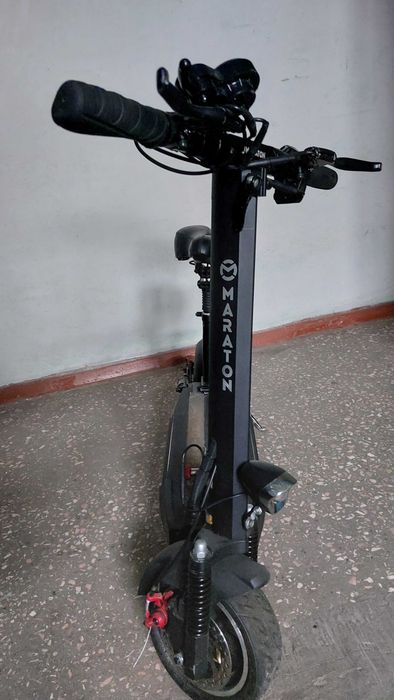 Електросамокат MARATON